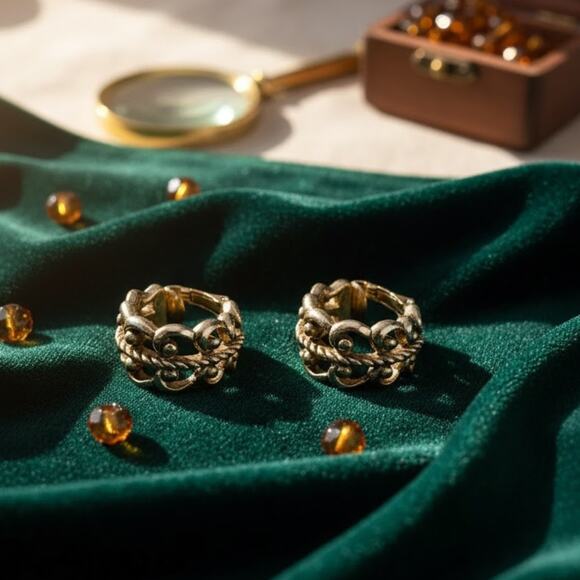 Vintage Avon Clip On Hoop Earrings Gold - Picture 11 of 11